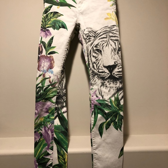 BLANKNYC Jungle Jeans - Picture 5 of 8